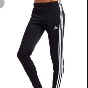 Adidas ankle zipper pants 🤍